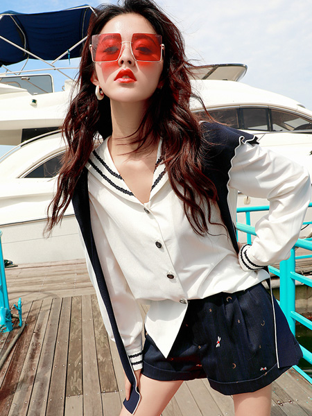N-ONE女装品牌2022夏季条纹海军风淑女衬衫