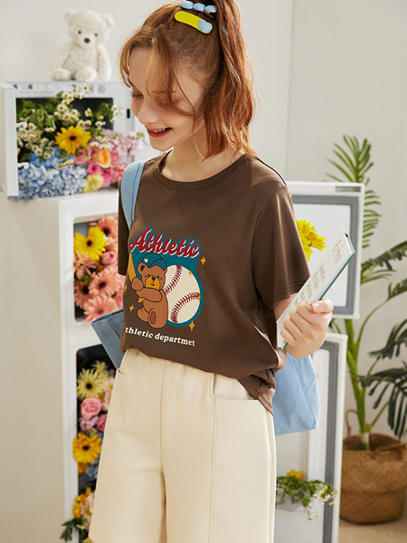 库恩玛维女装品牌2022夏季复古风日系圆领T恤