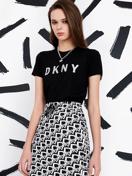 DKNY唐可娜儿女装品牌2022夏季潮流经典字母T恤