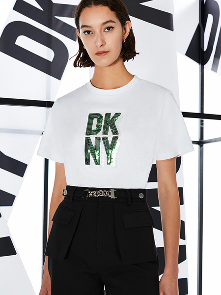 DKNY唐可娜儿女装品牌2022夏季日系字母闪亮T恤