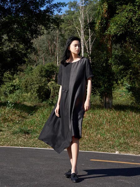 ORIGIN 安瑞井女装品牌2022夏季不规则复古风拼接连衣裙