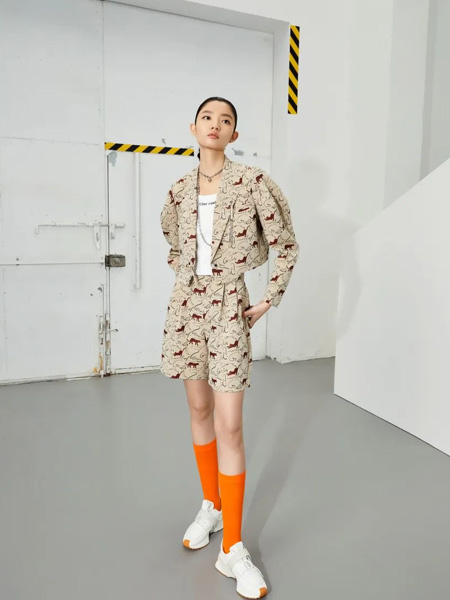 YXZ尤西子女装品牌2022夏季满印街头风潮流套装