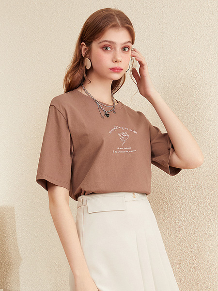 卡贝奈尔女装品牌2022夏季柔软透气印花T恤