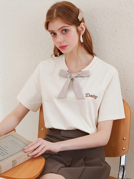 卡贝奈尔女装品牌2022夏季刺绣字母蝴蝶结T恤