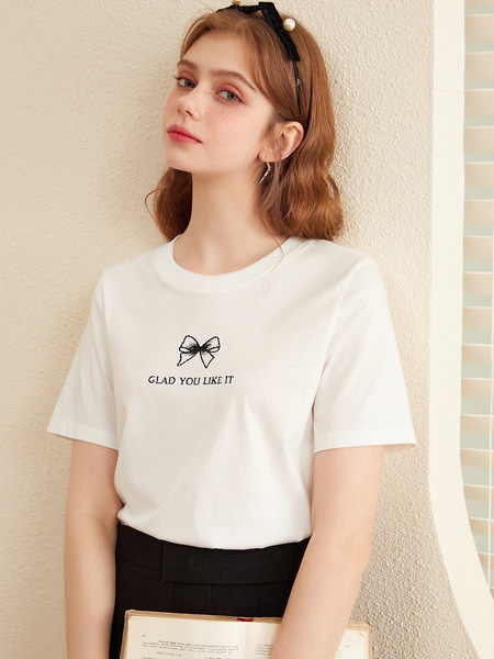 卡贝奈尔女装品牌2022夏季清凉字母印花T恤