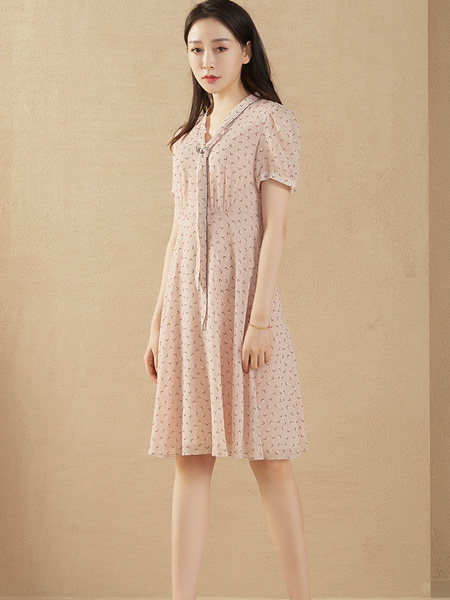 圣可尼女装品牌2022夏季轻熟风印花甜美连衣裙