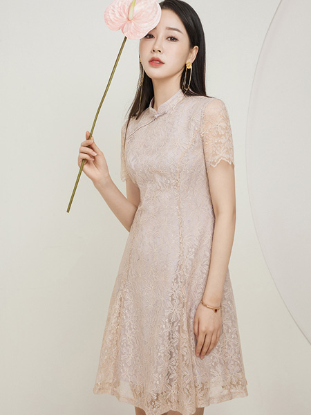圣可尼女装品牌2022夏季中国风立领蕾丝连衣裙