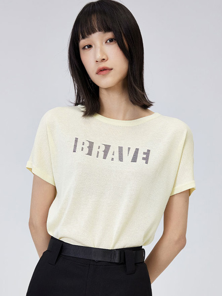 水云间女装品牌2022夏季舒适柔软字母T恤