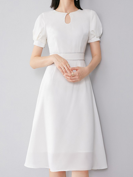 ONEBUYE晚白女装品牌2022夏季女神镂空灯笼袖连衣裙