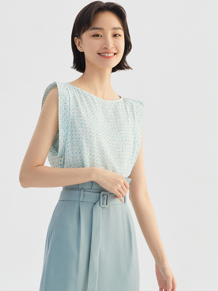 艺之卉|EACHWAY女装品牌2022夏季飞袖小清新圆领上衣