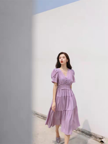 苏柒女装品牌2022夏季淑女泡泡袖收腰时尚连衣裙