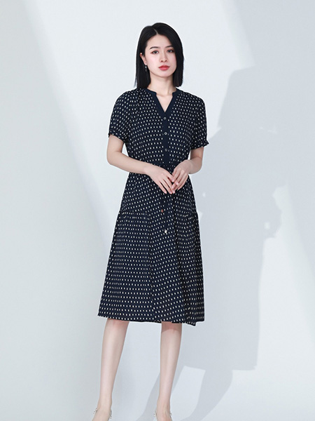 TR/BECA翠贝卡女装品牌2022夏季韩版知性排扣连衣裙