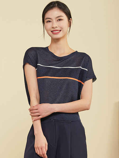 KAKO女装品牌2022夏季条纹柔软短款上衣