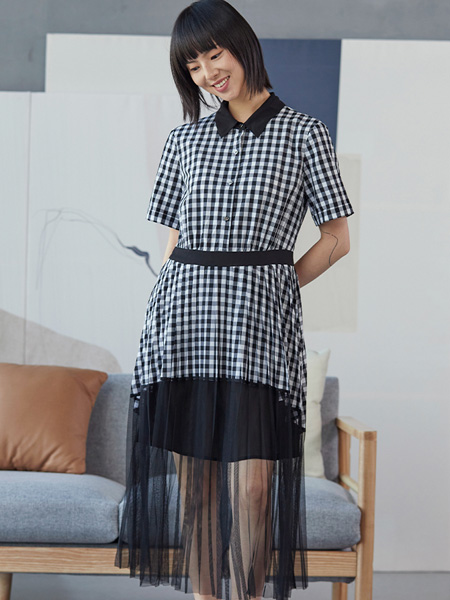 KAKO女装品牌2022夏季格纹设计感文艺范连衣裙
