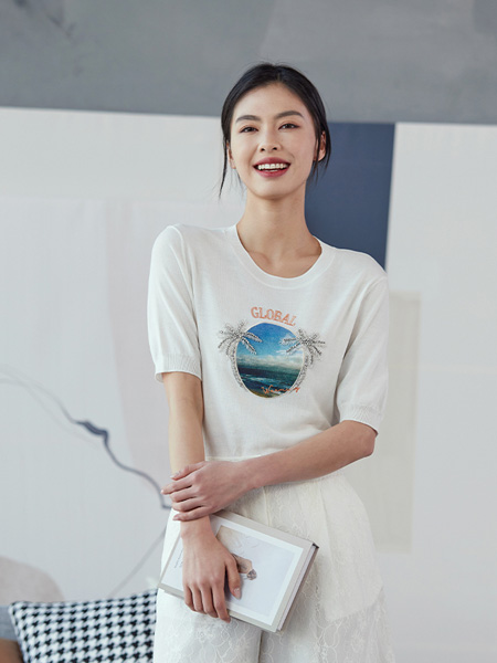KAKO女装品牌2022夏季网红爆款潮流字母T恤