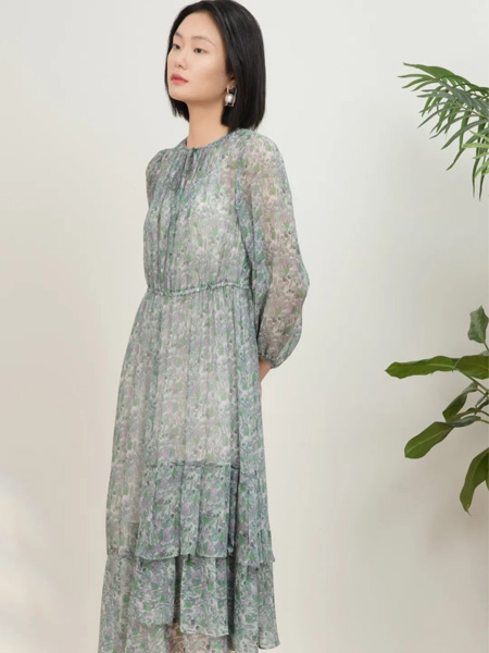 茜纳女装品牌2022夏季小清新温柔复古艺术连衣裙