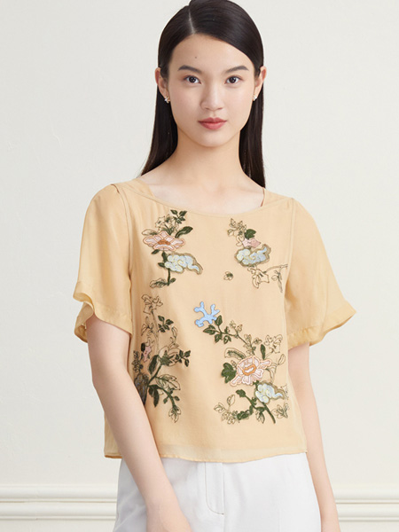 V.GRASS女装品牌2022夏季中国风刺绣清凉上衣