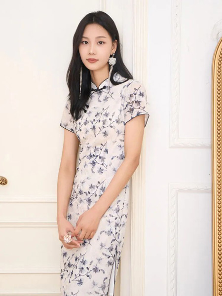 帝伦奴那女装品牌2022春夏中国风个性简约时尚端庄旗袍