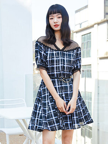 迪笛欧女装品牌2022春夏蕾丝中国风街头范通勤风连衣裙