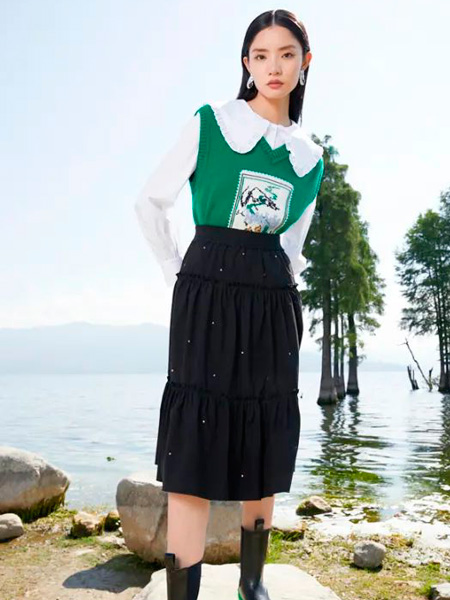芝仪女装品牌2022秋季设计感舒适宽松白点层次感半身裙
