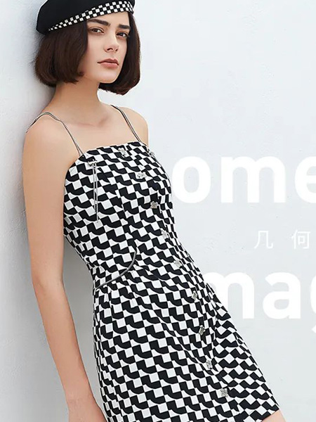 然彩女装品牌2022夏季名媛复古风气质款吊带连衣裙