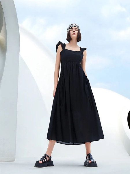 然彩女装品牌2022夏季名媛复古风气质款优雅连衣裙