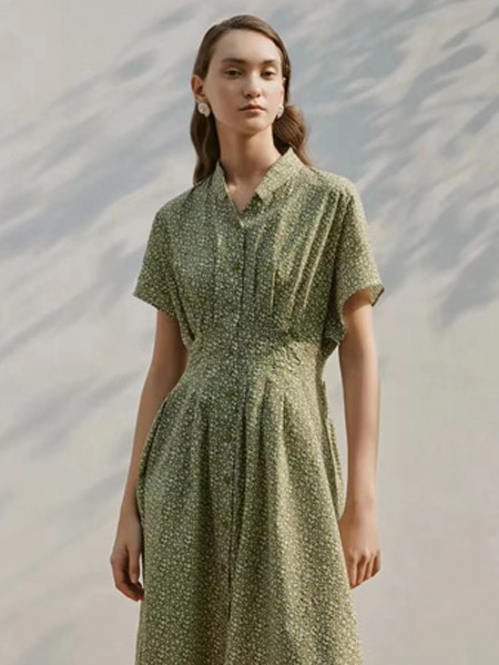 台绣女装品牌2022夏季衬衫领高腰收腰连衣裙