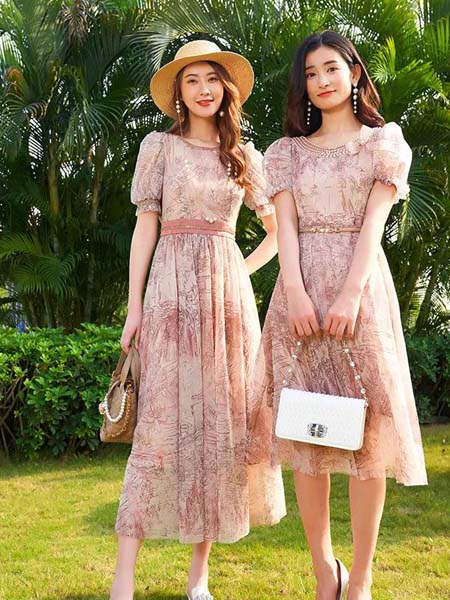 珈姿·莱尔女装品牌2022夏季设计感中国风灯笼袖连衣裙