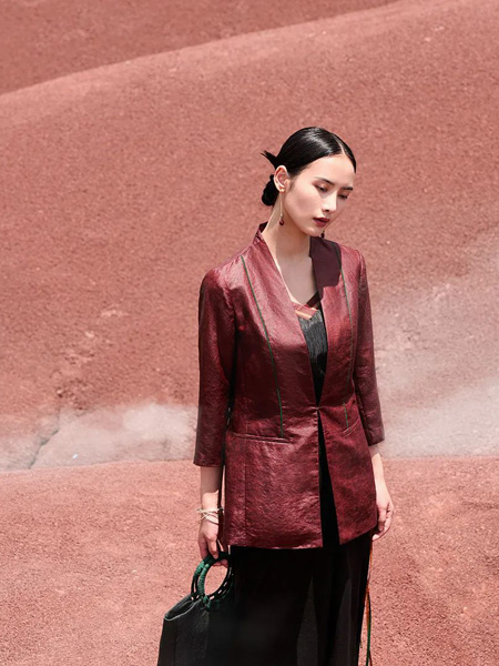 天意女装品牌2022秋季成熟稳重中国风外套