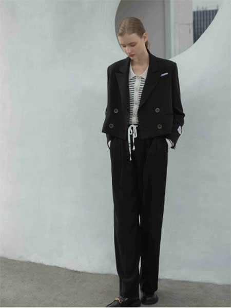蒂蒂猫女装品牌2022秋冬运动休闲黑色套装