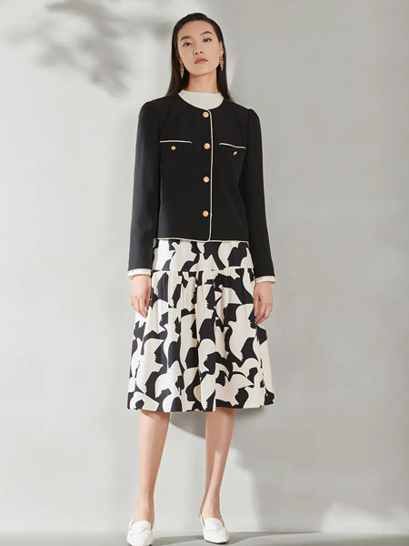 朗文斯汀女装品牌2022冬季黑色小香风短款外套