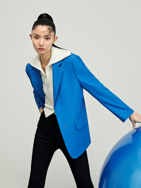 YXZ尤西子女装品牌2022冬季蓝色短款气质西装外套