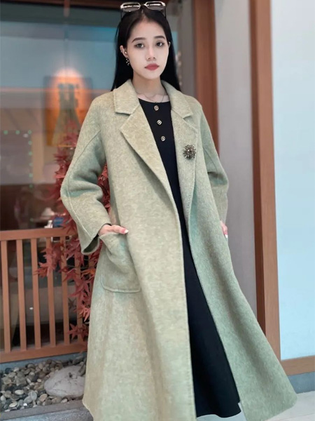 伊娜天ENATIAN女裝品牌2022秋季淺灰色簡約時尚大衣