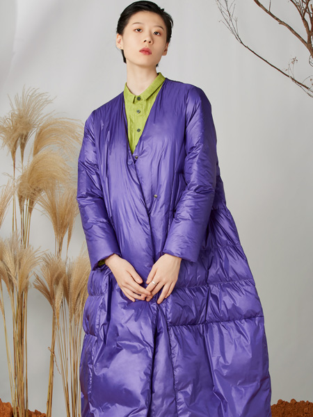米可秋赋女装品牌2022冬季紫色保暖V领羽绒服
