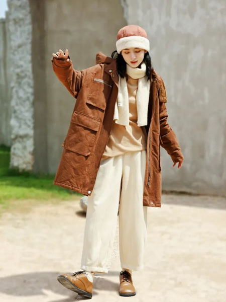本色A8原创女装品牌2022秋冬绒面棕色设计感外套