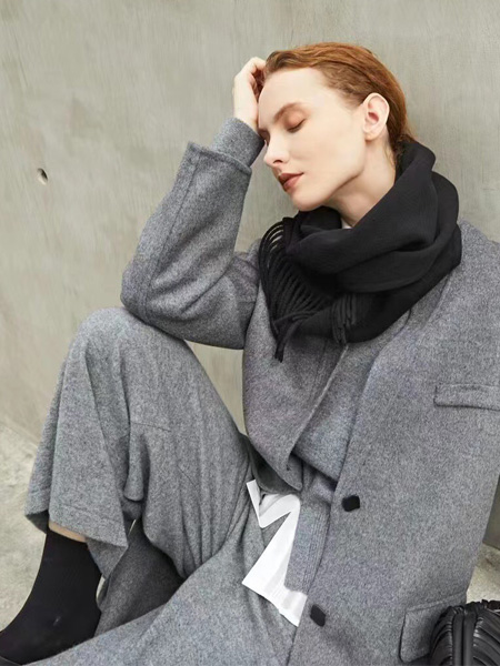 凯伦诗女装品牌2022秋冬纯色气质时髦大衣外套