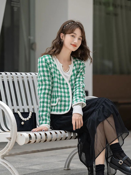 MIYU女装品牌2022秋冬绿色小香风格纹外套