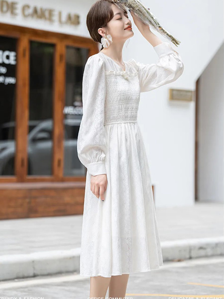 MIYU女装品牌2022秋冬法式气质纯白连衣裙