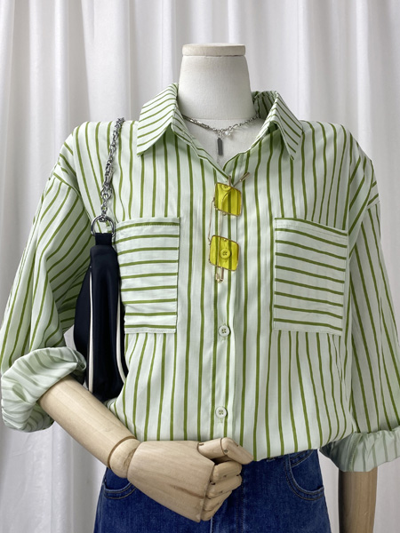 卡尔诺女装品牌2022秋冬绿白条纹文艺衬衫