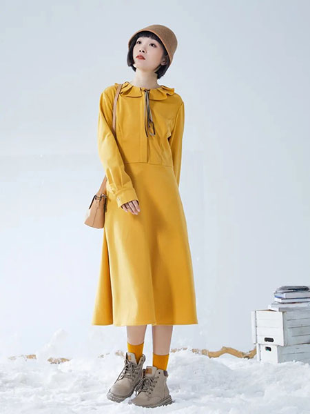 古樹葉女裝品牌2022秋冬橙黃色連衣裙