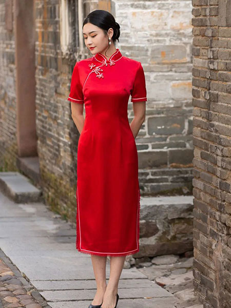 莱素女装品牌红色中国风旗袍