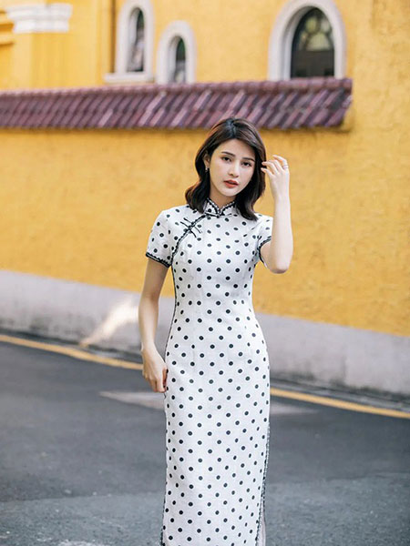莱素女装品牌中国风波点旗袍