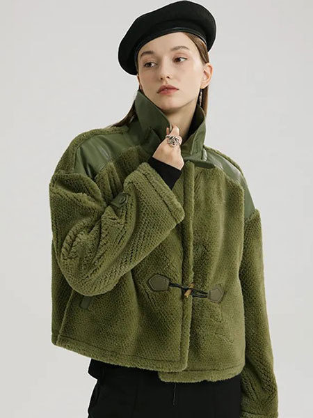 QIANSU(芊素)女装品牌2022秋冬绿色复古风上衣