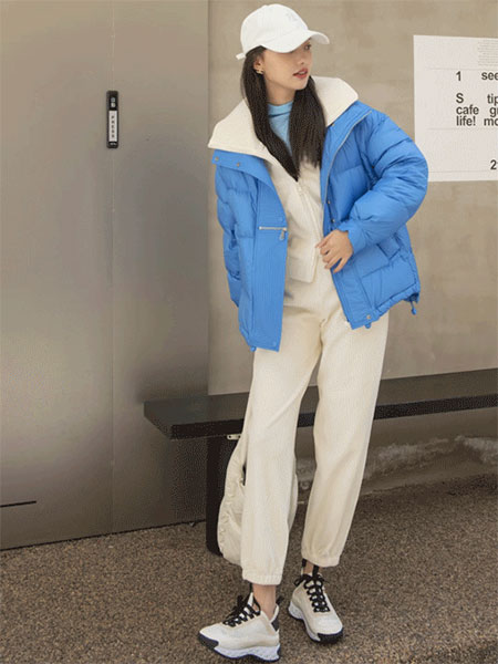 Jue&sue拉素女装品牌2022秋冬蓝色简约羽绒服