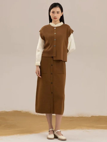 庄玛女装品牌2023秋季褐色针织裙
