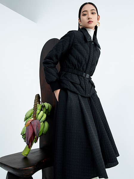 CALLIDORA卡莉朵拉女装品牌2023秋冬黑色优雅长款羽绒服