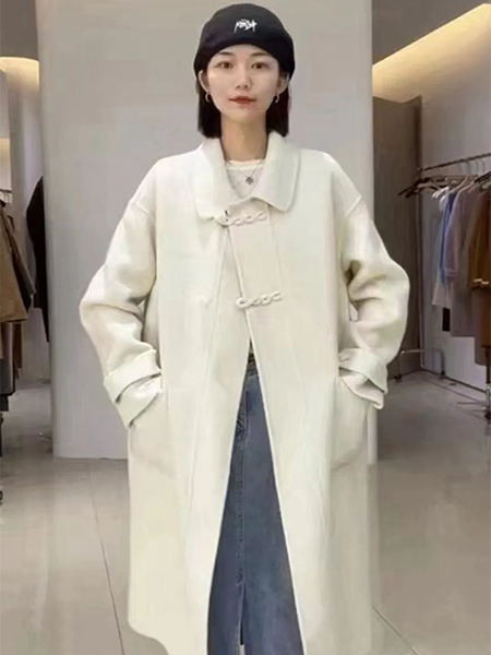 布芮祺女装品牌2023秋冬白色优雅长款外套