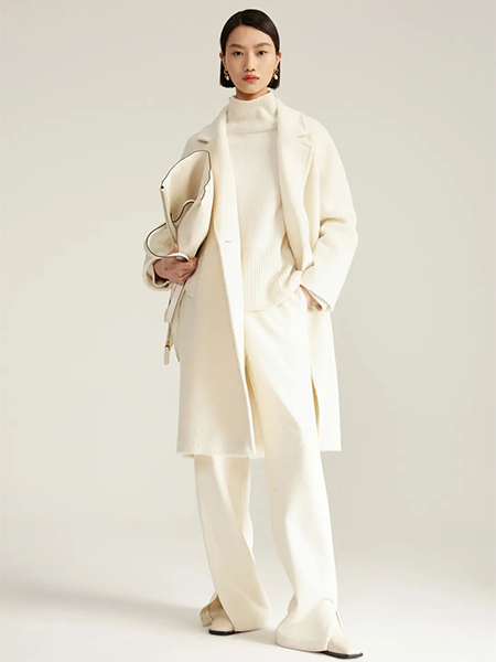 迪赛尼斯女装品牌2023秋冬白色优雅中长款外套