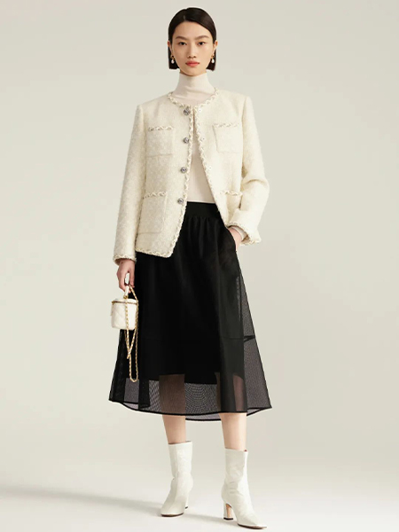 迪赛尼斯女装品牌2023秋冬白色小香风短款外套