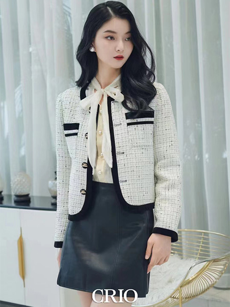 CRIO女装品牌2023秋冬白色中国风短款外套